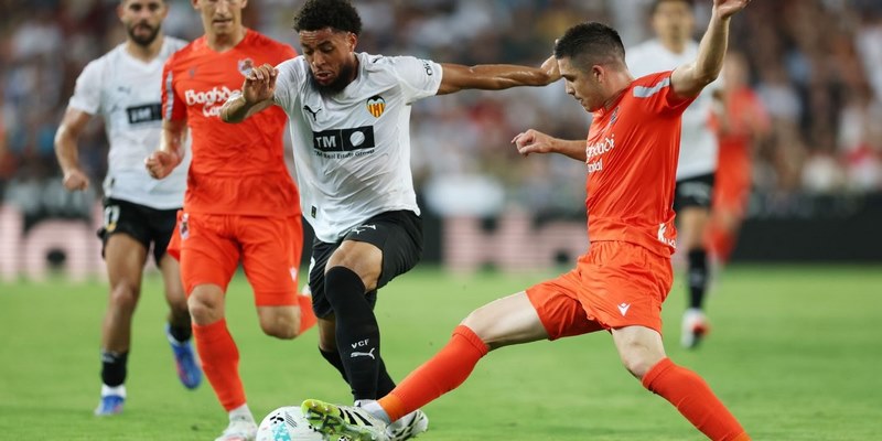 Valencia khởi đầu đáng thất vọng tại La Liga 2026/2027